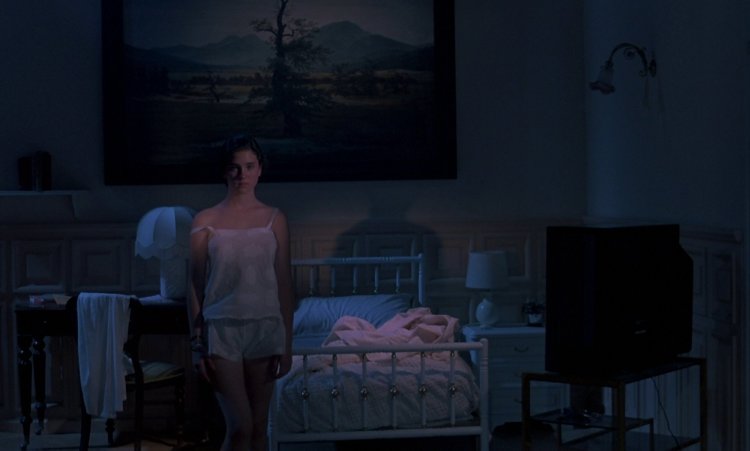 Jennifer Connelli is erotic