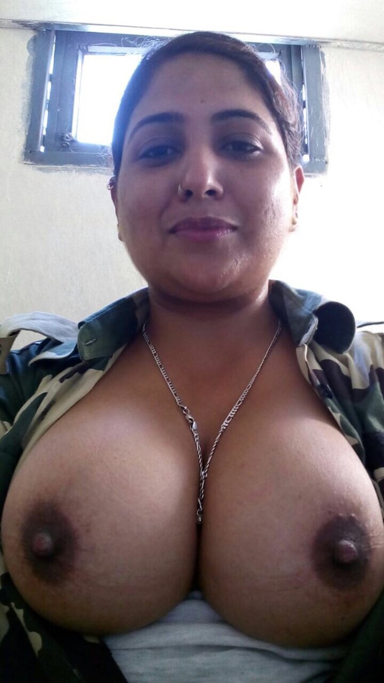 Pakistan girl boobs