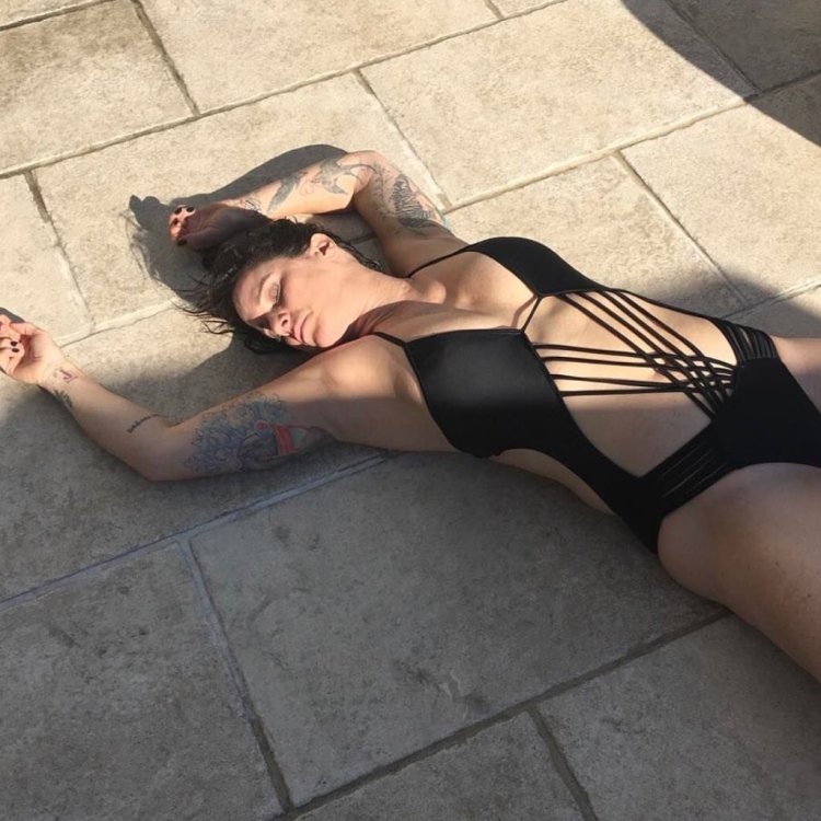 Dakota Sky porn actress