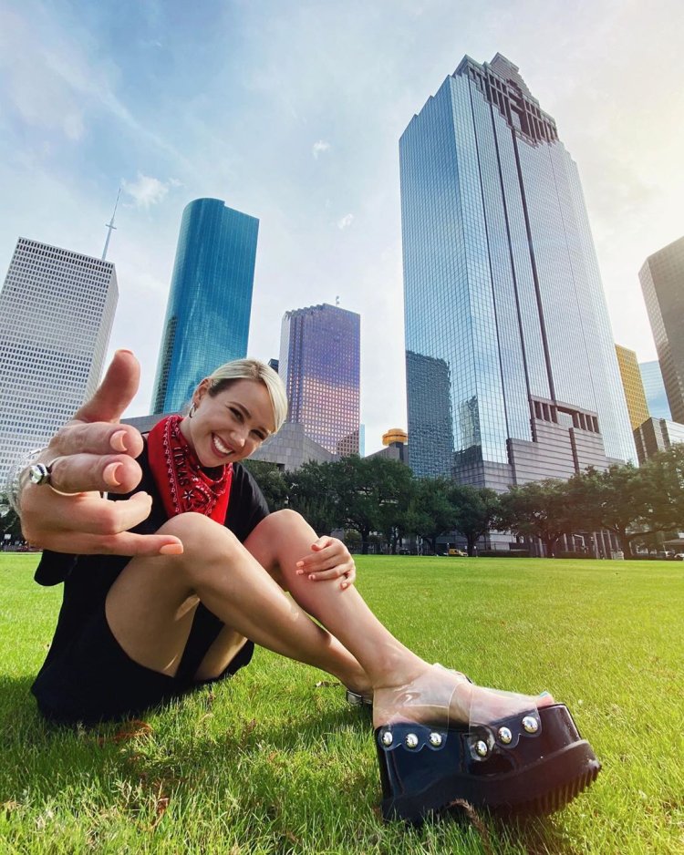 Singer Klava Coca 2021