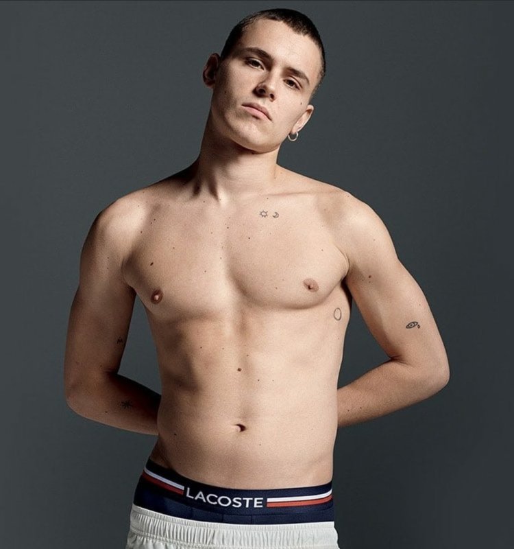 Aron Piper Elite Naked