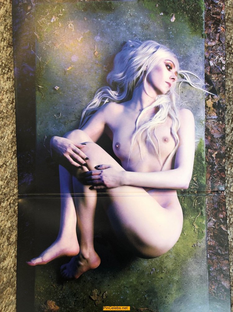 Taylor Momsen Nud