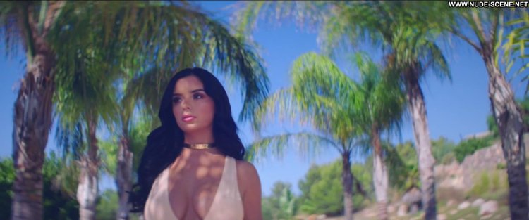 Demi Rose with pink hair