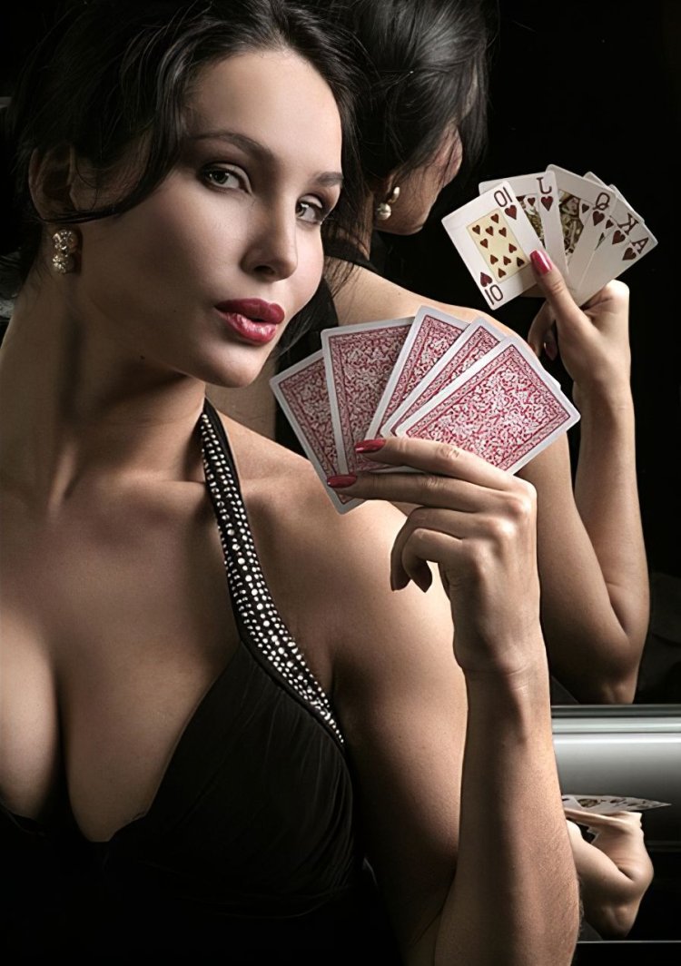 Rome Penjiev in Bikini