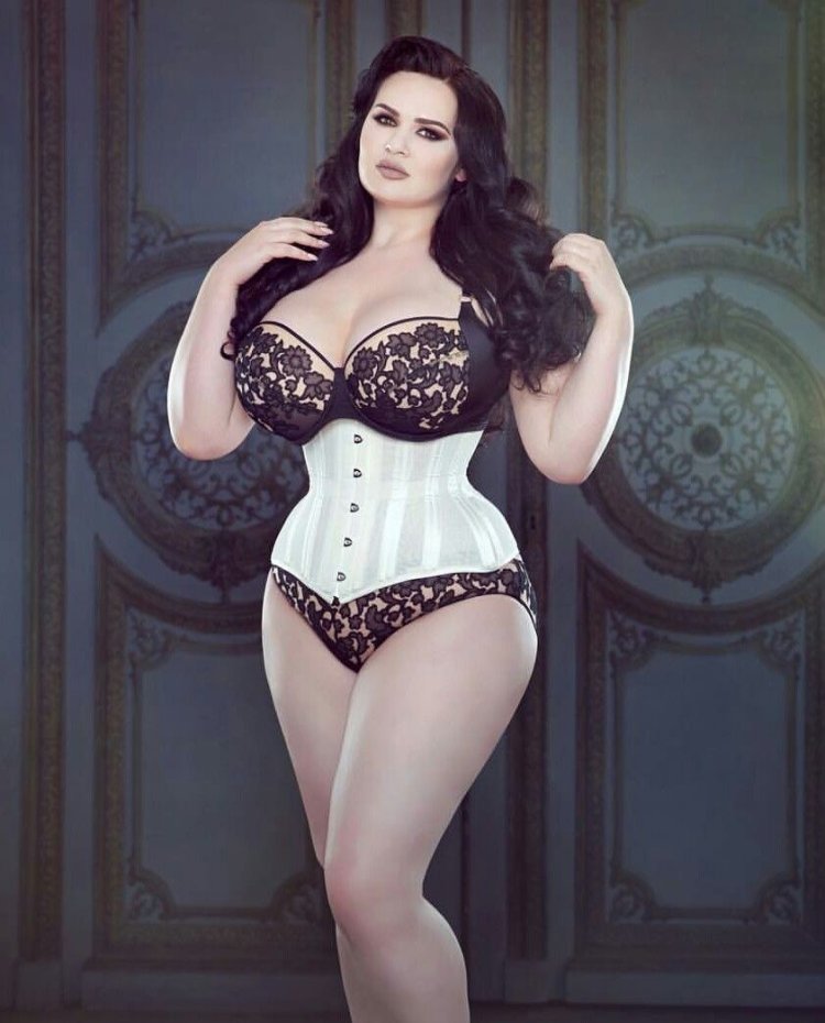 Plus saz Nicole Simon