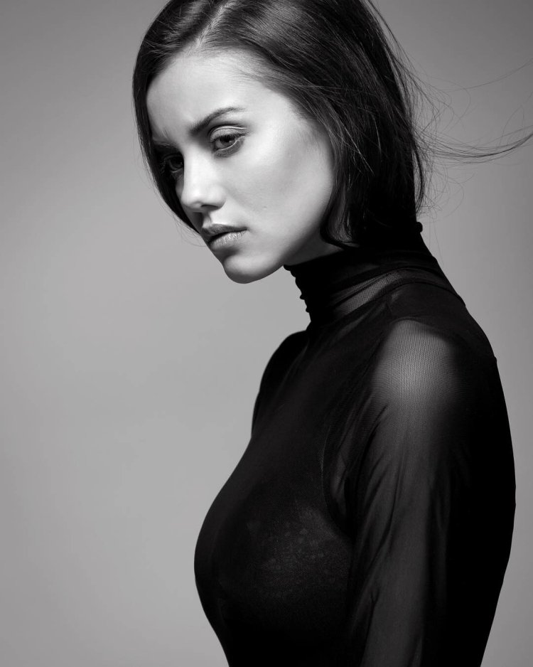 Nicola Cavanis breast