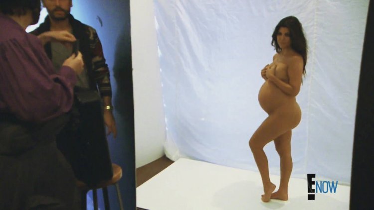 Courtney Kardashian boobs