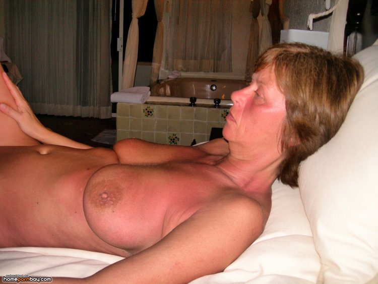 Mature Amateur Couple Still Have Great Sex Life