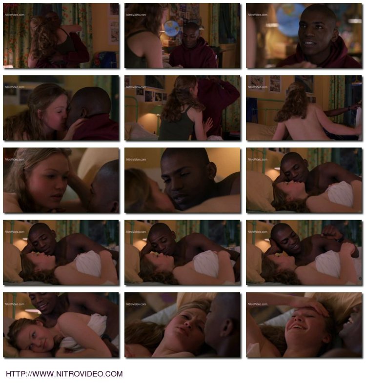 Julia Stiles Naked in the movies