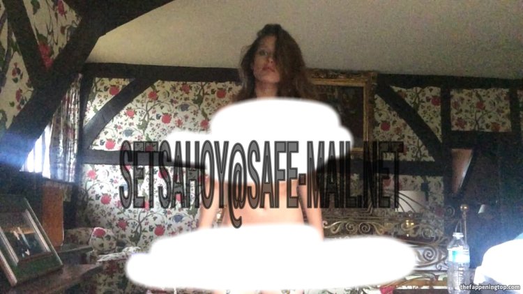 Emily Crawford actress naked