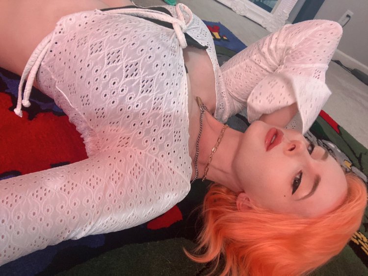 Jenna Lynn Earth-Chan