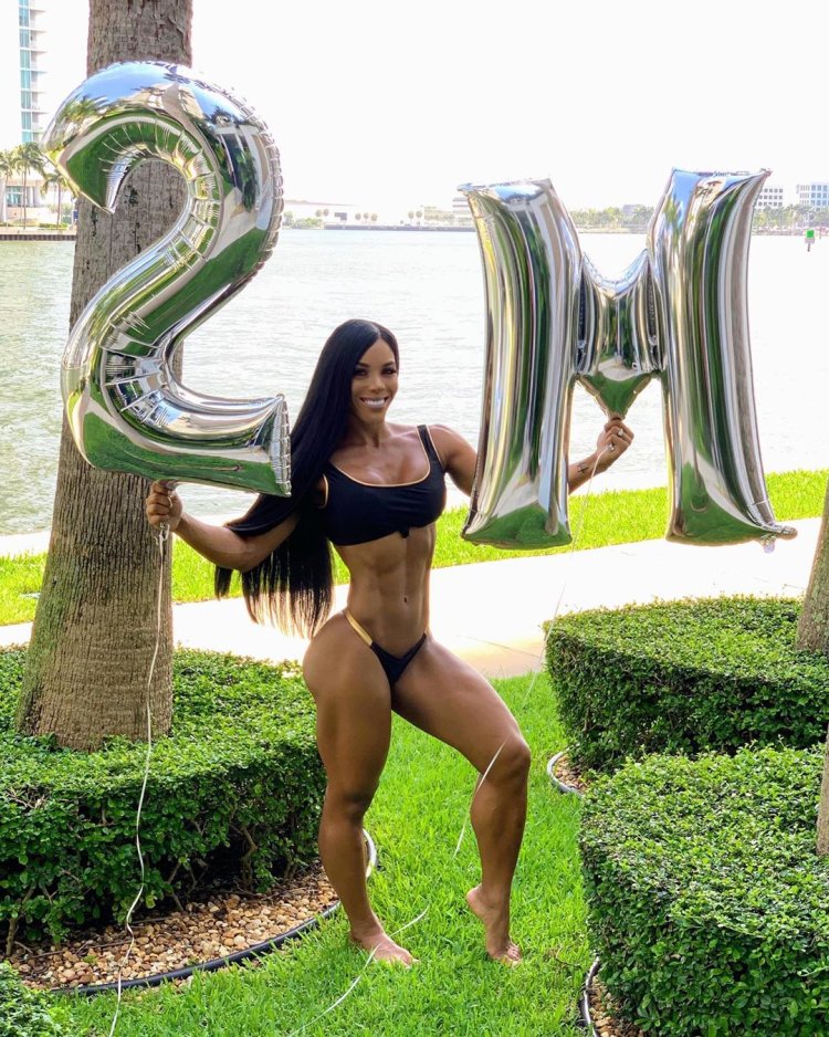 Fitness model Yarishna Ayala