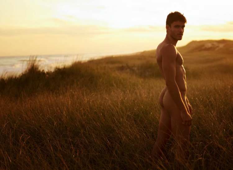 Men's nudity in nature