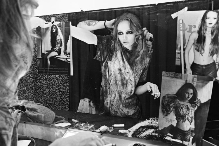 Lily-Rose Melody Depp Naked