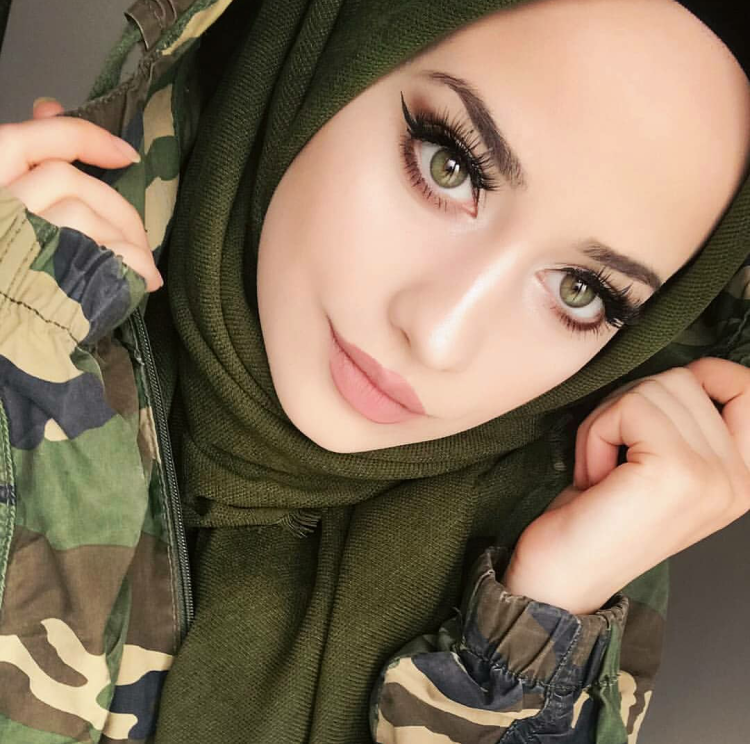 Muslim with green eyes