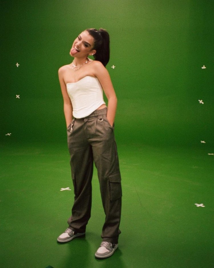 Dixie d’Amelio Naughty List