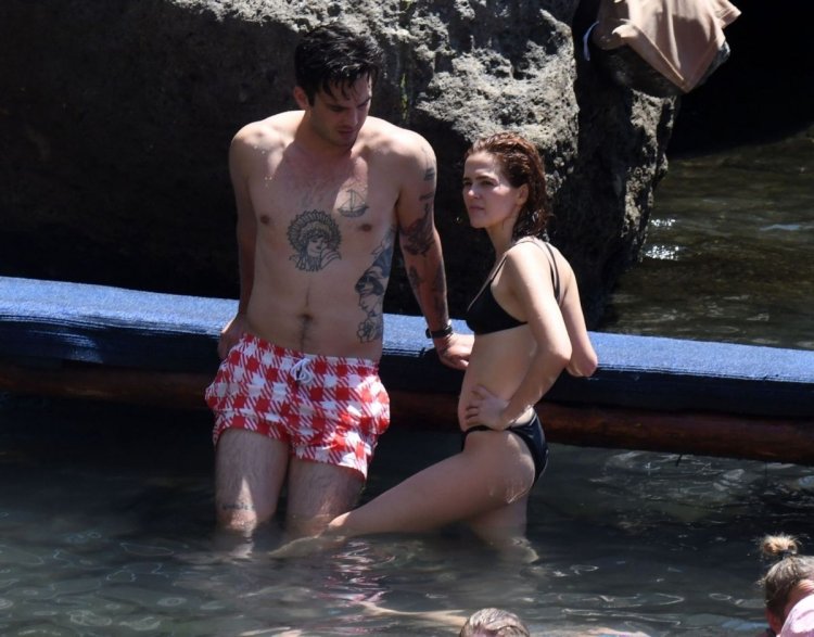 Zoe Deutsch in linen