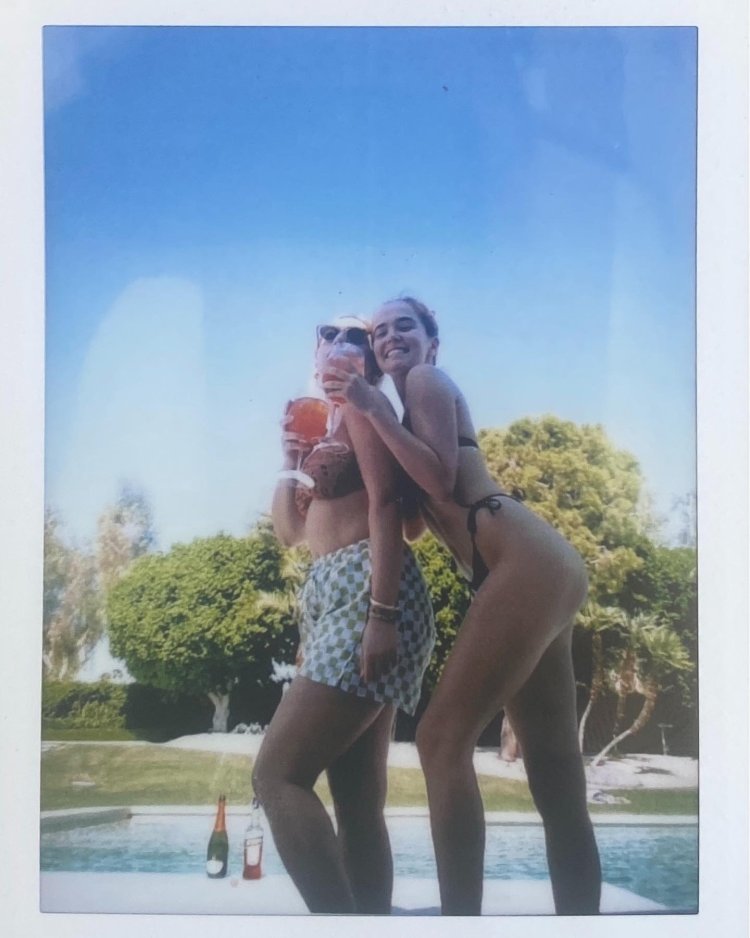 Zoe Deutsch bed scenes zombie