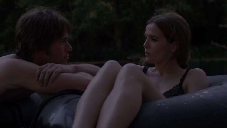 Zoe Deutsch bed scenes in the pool