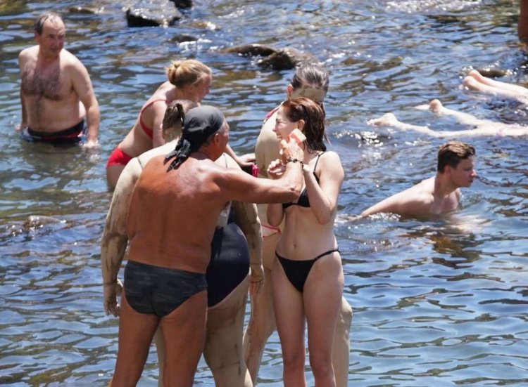 Zoe Deutsch on the beach