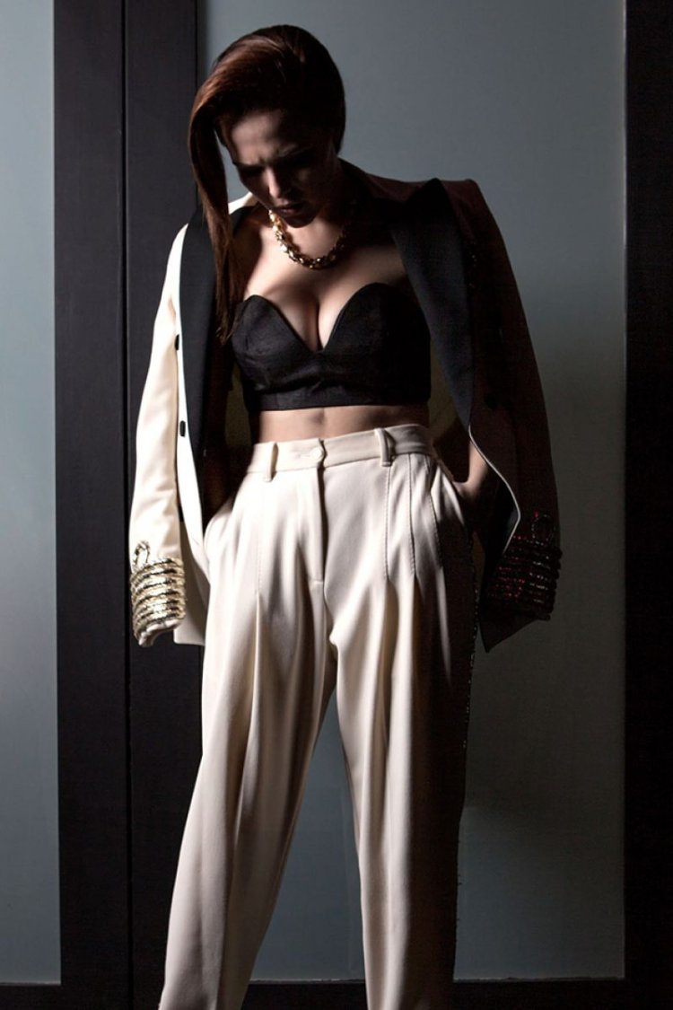 Zoe Deutsch Hot Legs