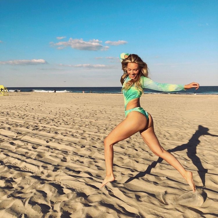 Nina-Fotaras-Camilla-Diana-Te-OF-THE-ROSE-TV-SERIES-2019/ Full