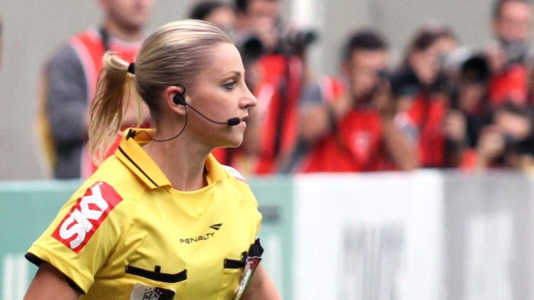 Beautiful naked French in the jungle