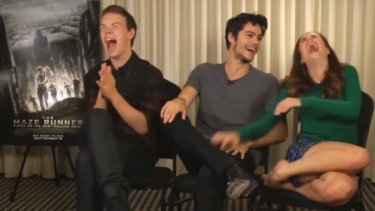 Kaya Skogladario Museum removes pants