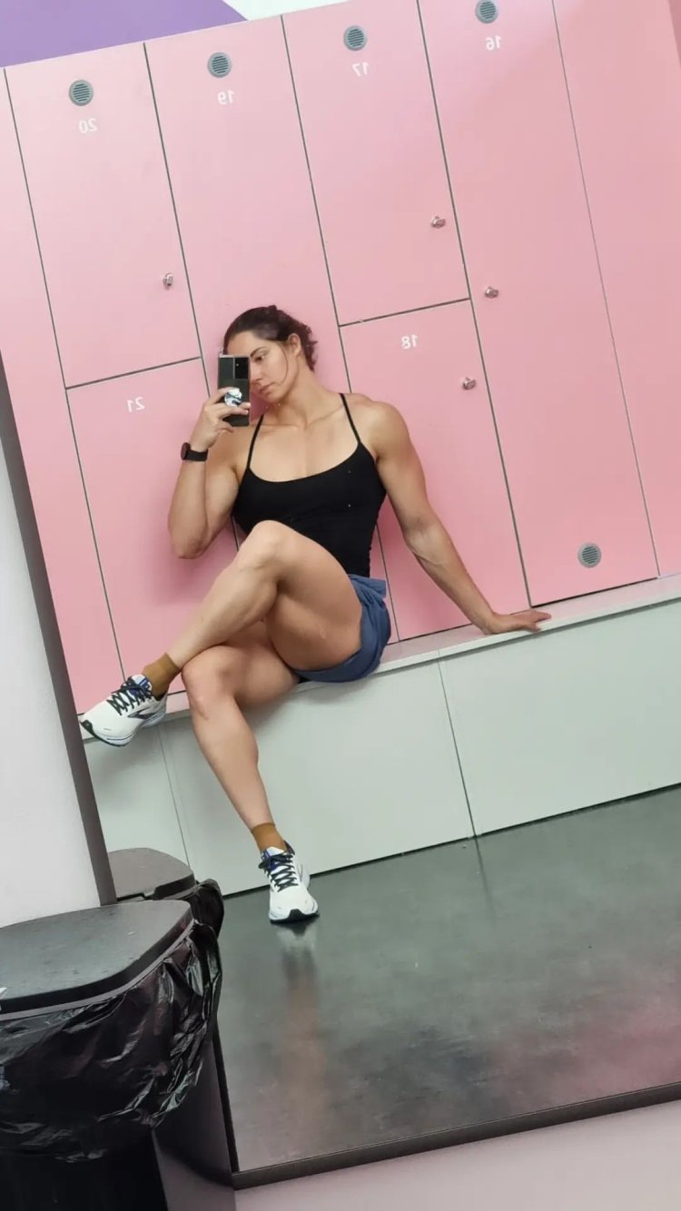 VLADISLAVA Galagan Toples