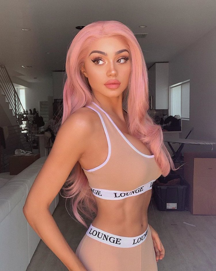 @Kanade_gray_mood Instagram