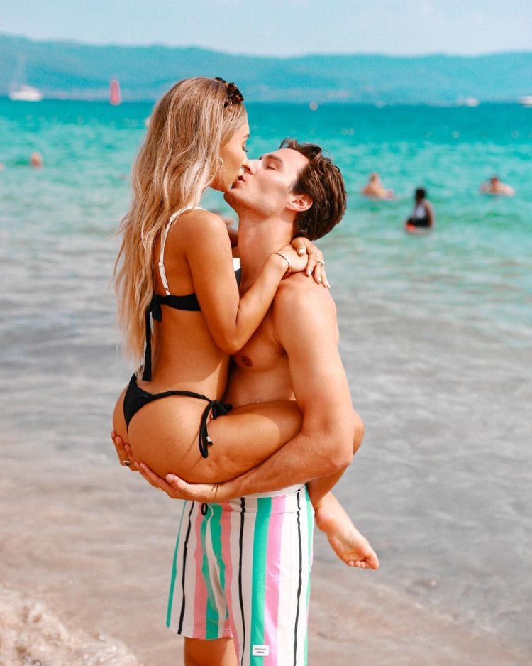 Beautiful nudist couples