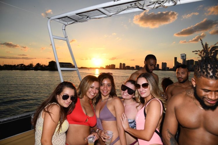 Melissa nosti (Melissa)