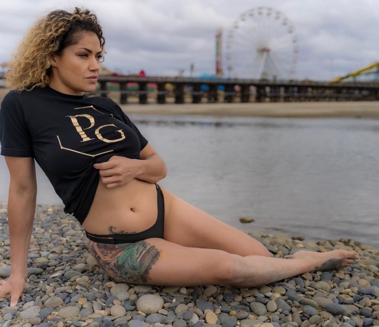 Pearl gonzalez without linen