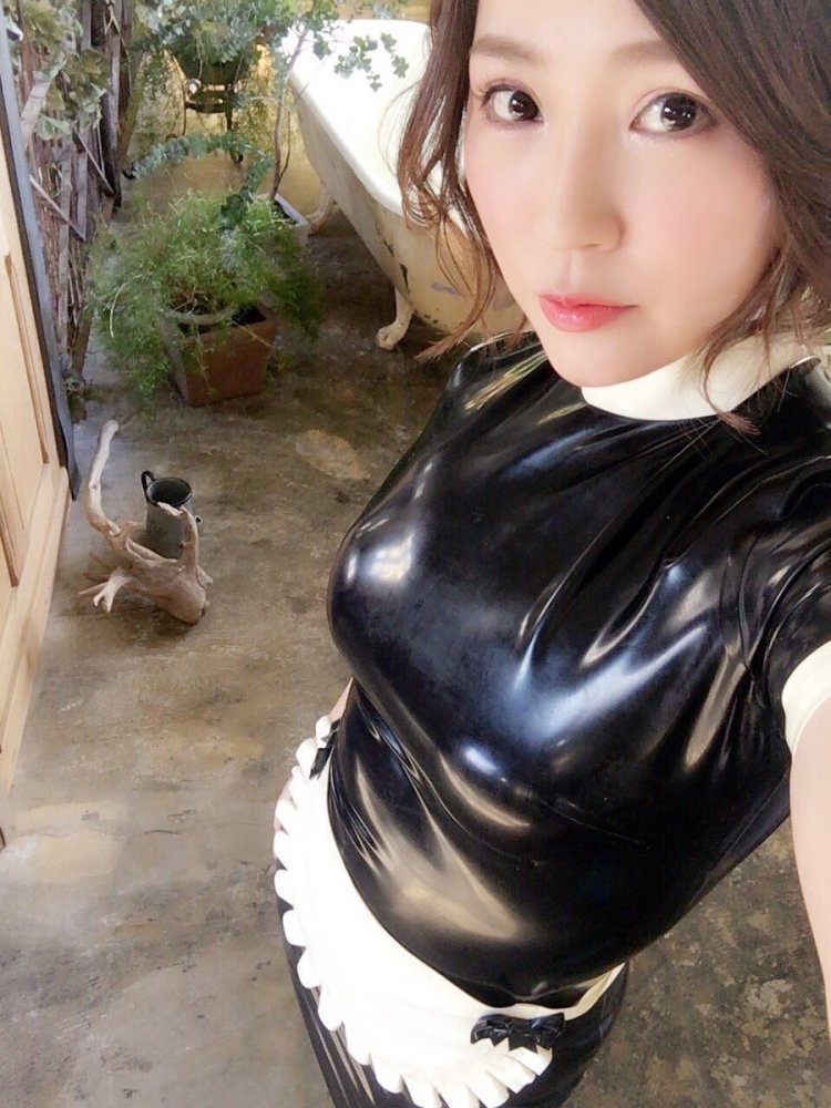 Hiromi of the departure in latex