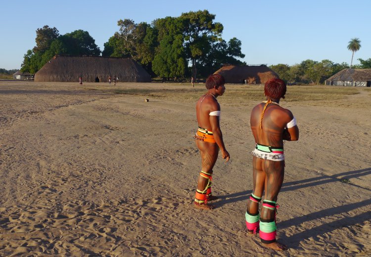 Indians of a woman's shing