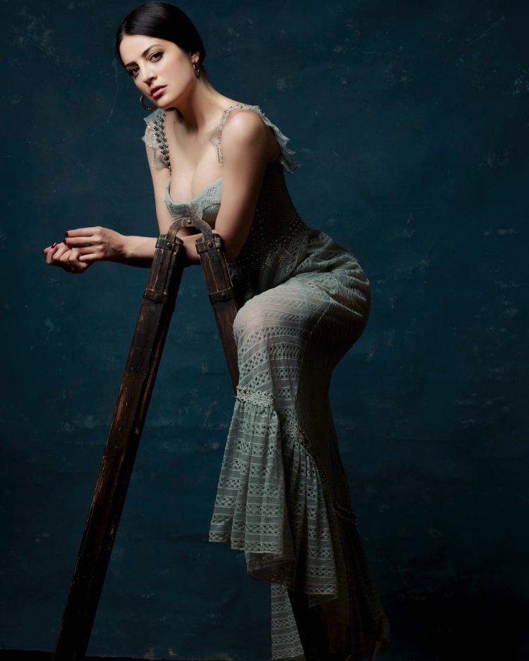 IREM SAK Chukurdan Fotograflsr