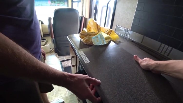 Oatrokonnechniy Strekal