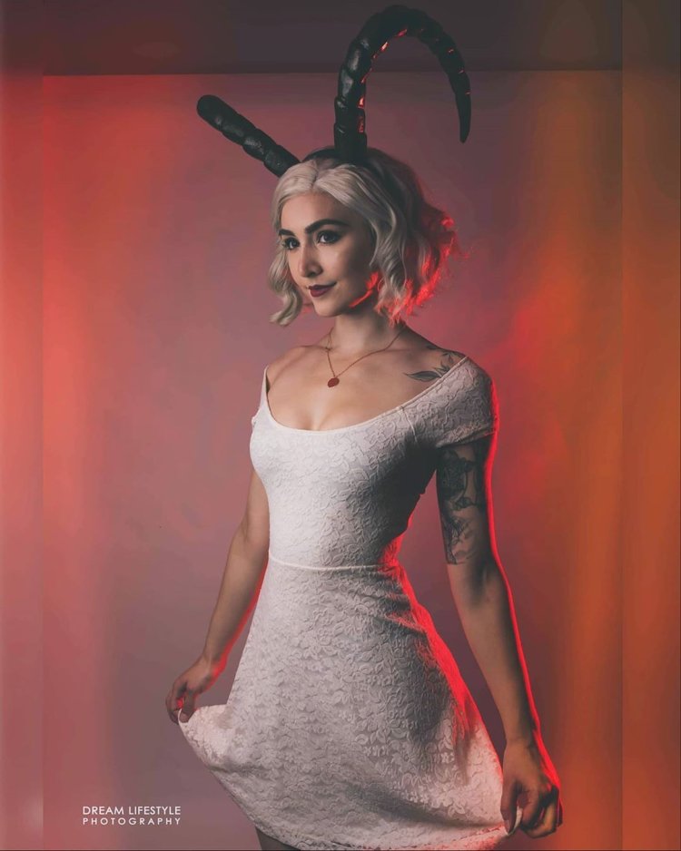 LuxLocosplay Sabrina