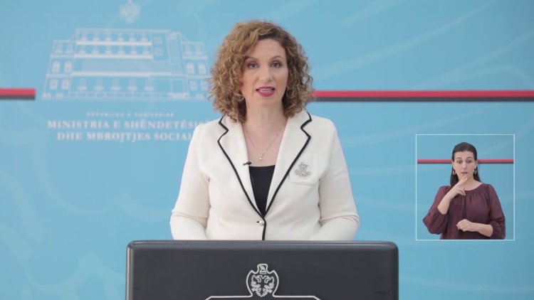 Instagram James Adriana