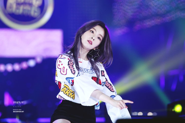 Irene Red Velvet Nip