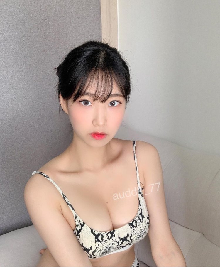 Joy from Red Velvet and her boyfriend 2020