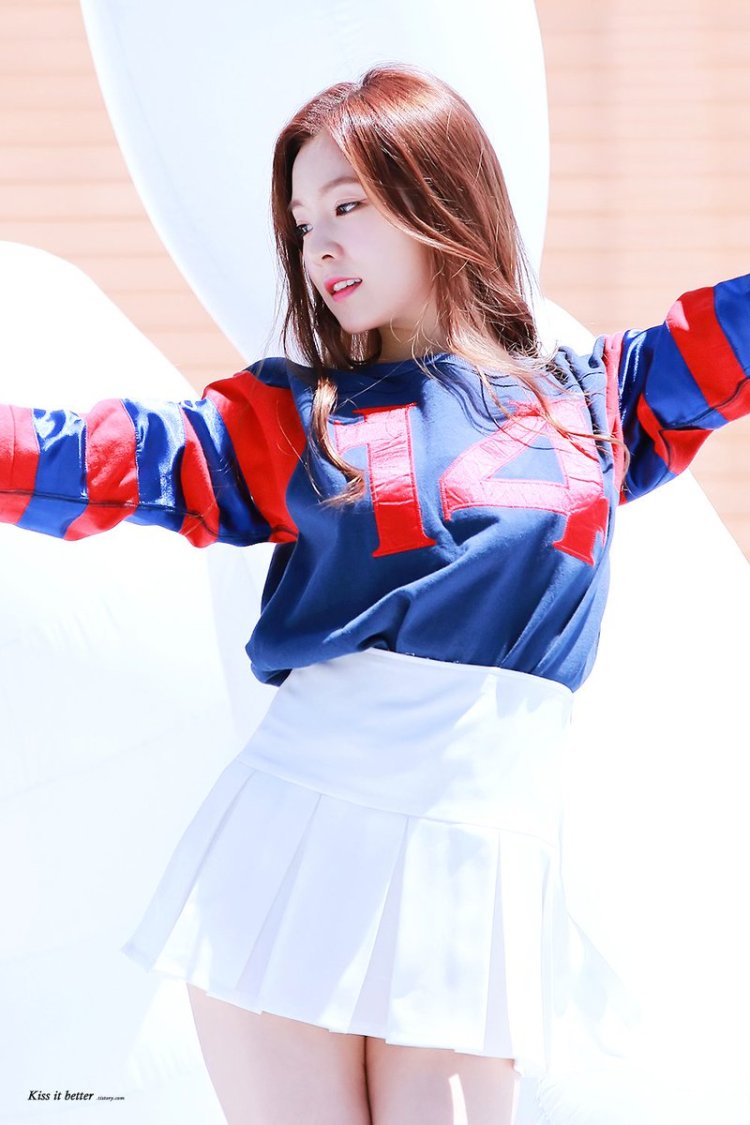 Wendy Red Velvet Hot