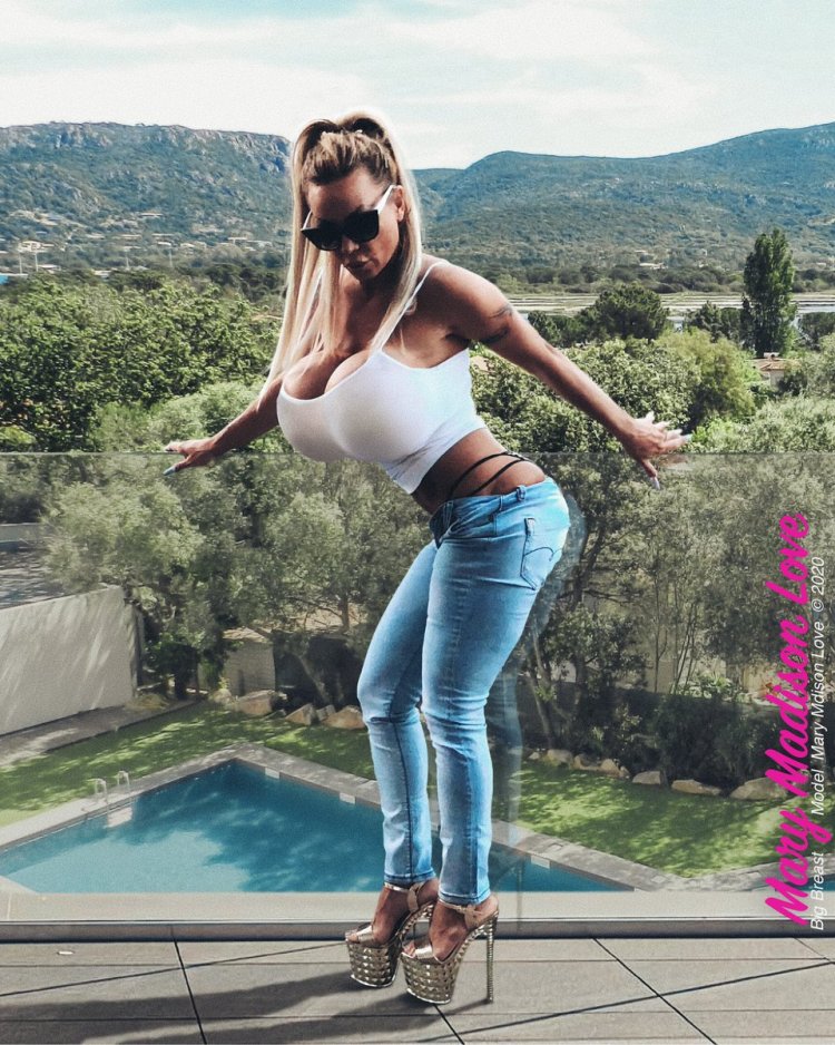 Mary Madison Complete nudity