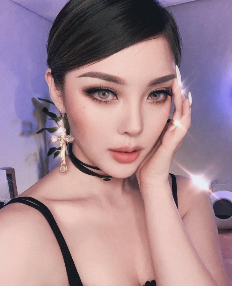 Park Soo Yeon model age