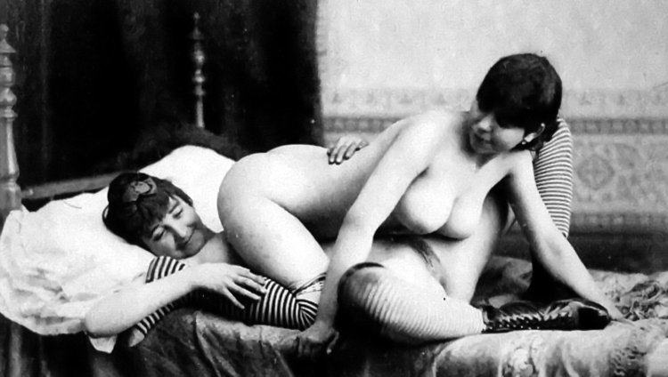 Vintage naked women