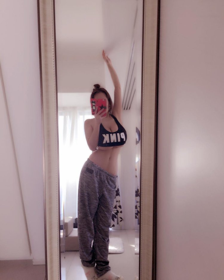 Henri Okita Bikini hot