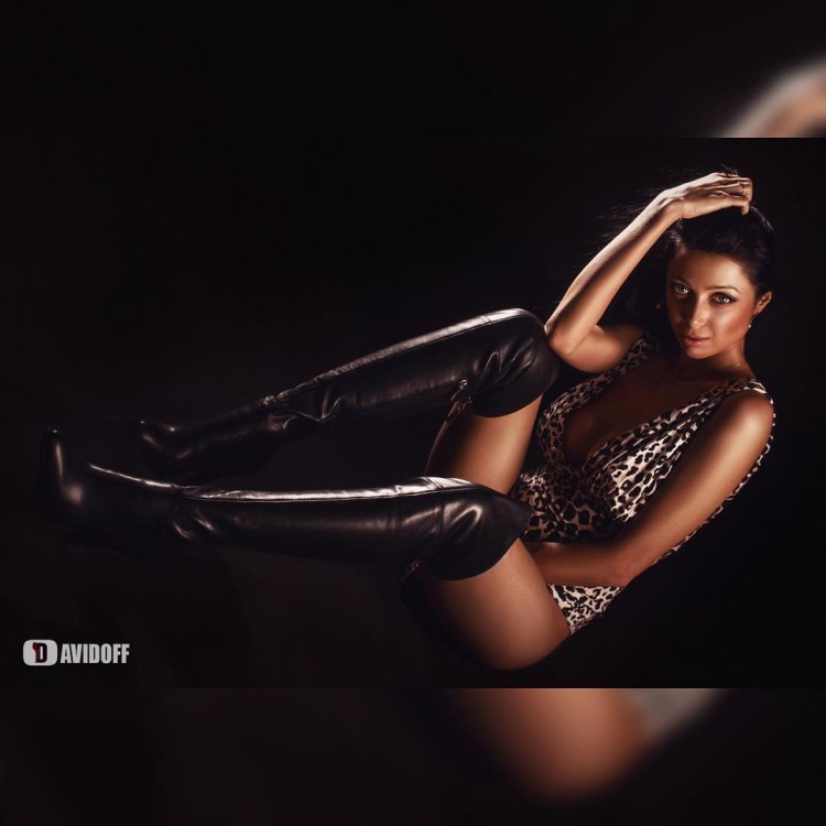 Model Elina Manankova, XXX