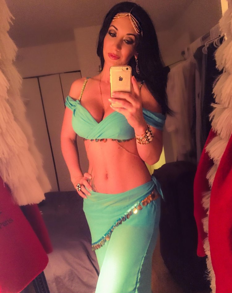 Jaden James by the mirror