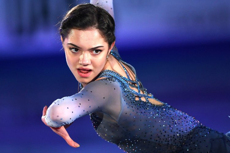 Skater Evgenia Medvedev legs