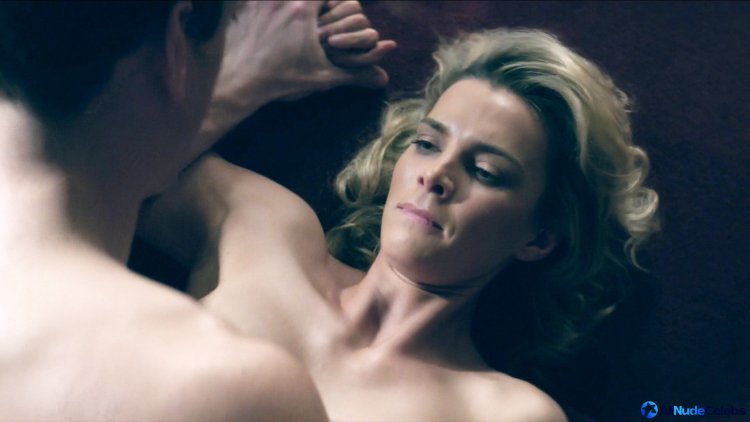 Betty Gilpin Ero Scene
